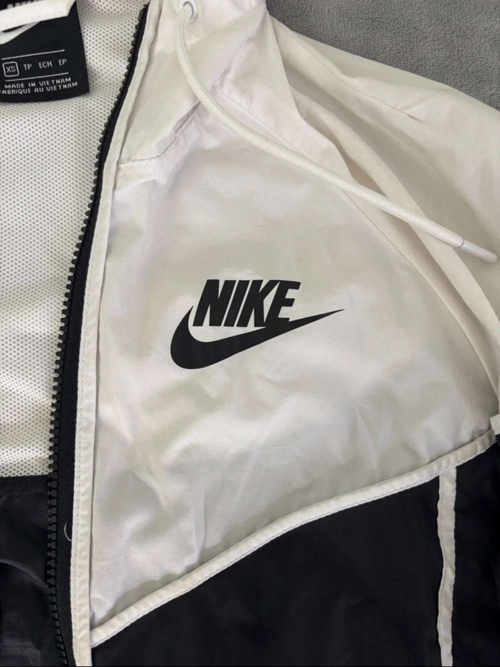 Nike Black and White Hooded Zip-Up Utility Jacket - Picture 2 of 4